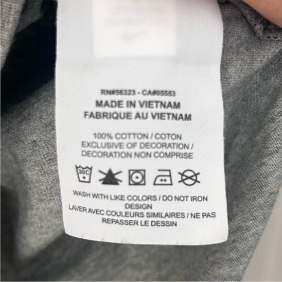 Nike Gray Short Sleeve Tee with Pink and Black Accents Size large Girls - Picture 2 of 4